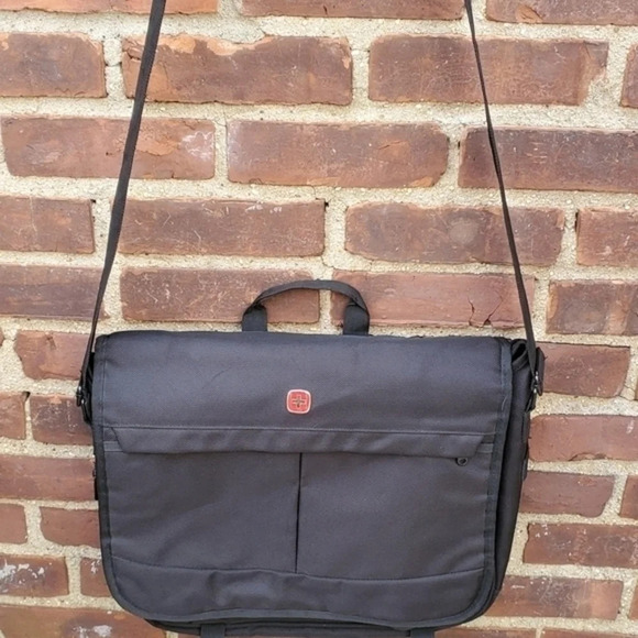 Swiss Gear laptop bag - Picture 3 of 16